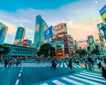 Japonská ekonomika v prvním čtvrtletí po předchozím růstu znovu klesla.