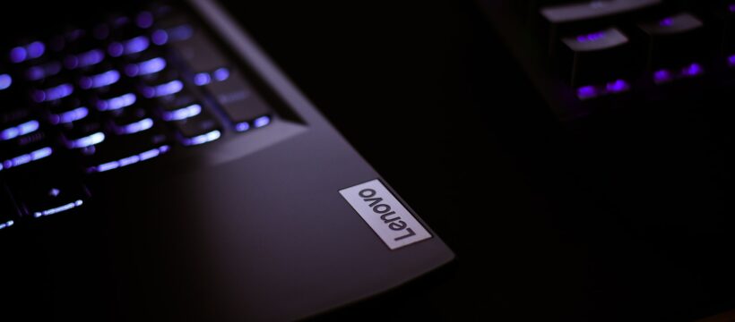 Čistý zisk čínského výrobce počítačů Lenovo v loňském fiskálním roce stoupl o 72 procent na dvě miliardy USD (46,2 miliardy Kč). Tržby se za rok do konce března zvýšily o 18 procent na 71,6 miliardy USD.