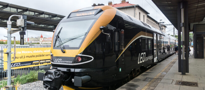 Leo Express, vlak, dopravce, nádraží