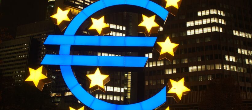 Akcie eurozóny dnes vystoupaly na více než 15leté maximum.