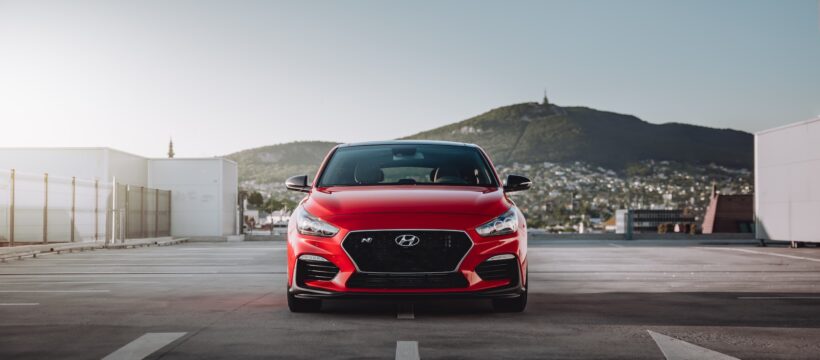 Jihokorejská automobilka Hyundai Motor zvýšila ve druhém čtvrtletí provozní zisk meziročně o 42 procent na rekordních 4,24 bilionu wonů (zhruba 72 miliard Kč).