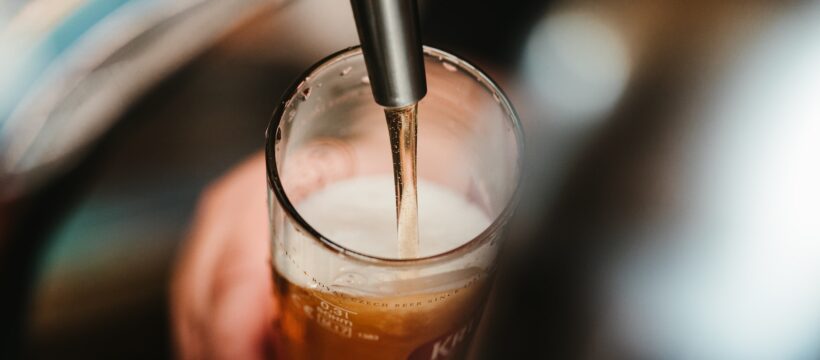 Tržby meziročně stouply o dvě procenta na 15,1 miliardy USD. V organickém vyjádření, tedy bez zahrnutí vlivu změn směnných kurzů a nových nákupů a prodejů majetku, stouply o sedm procent. Objem prodeje se však snížil o 1,4 procenta, z toho objem prodeje piva klesl o 1,8 procenta.