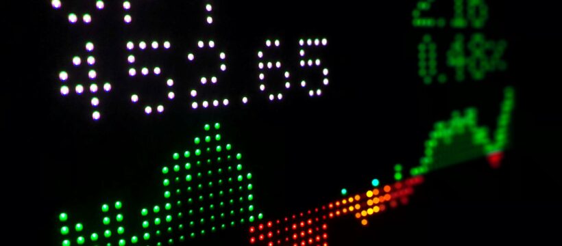 Akcie na světových trzích od začátku roku většinou posilují.