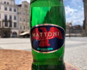mattoni, lahev, voda, sklo