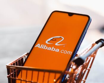 Alibaba. Zdroj fotky: Adobe Stock